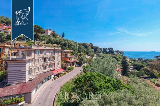 Hotel/guest house for sale in Lerici, La Spezia, Liguria