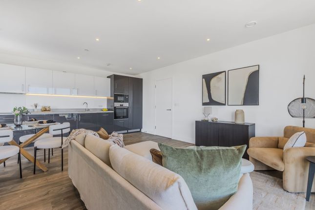 212 Beck Square, London photo 4