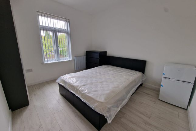 Thumbnail Room to rent in Kingston Road, Luton, Bedfordshire