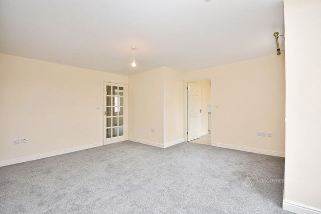 80, Whitehead Way, Aylesbury photo 4