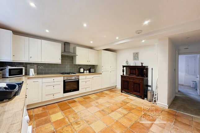 Flat 1, 1, Wood Street, Isle of Wight photo 3