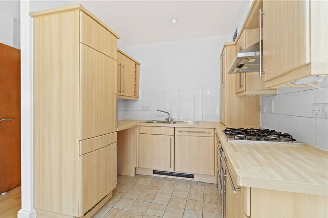 Flat for sale in Lower Square, Isleworth Riverside, Isleworth