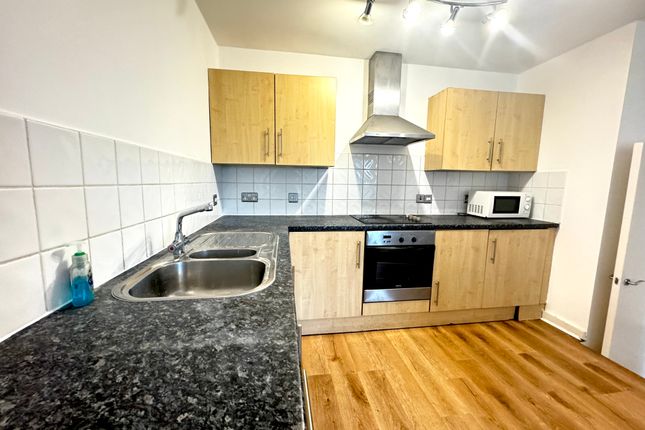 Flat 716, London photo 4