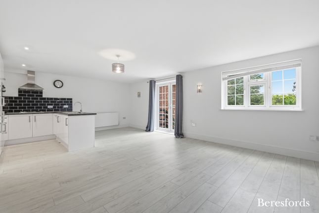 Flat 2, 20-22, Beacon Hill, Essex photo 3