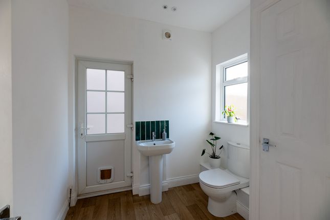 65, Westleigh Avenue, Leigh-on-sea photo 5