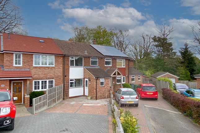 Thumbnail Terraced house to rent in Robins Bow, Camberley