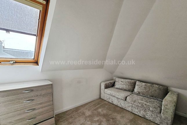 Flat 3, Westborough Road, Westcliff On Sea photo 3