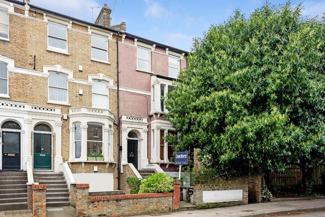 Flat for sale in Wray Crescent, London