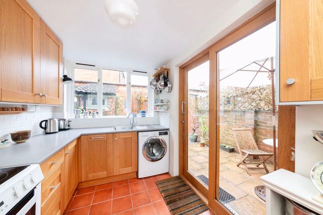 Terraced house for sale in Exbourne Road, Abingdon