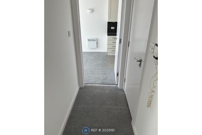 Flat, The Odeon Longbridge Road, Barking photo 3