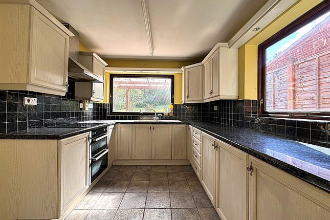 51, Hanbury Road, Droitwich photo 4
