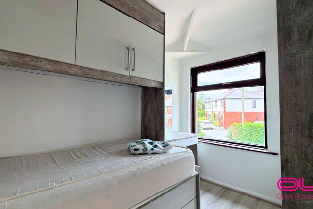 4, Aster Avenue, Bolton photo 3