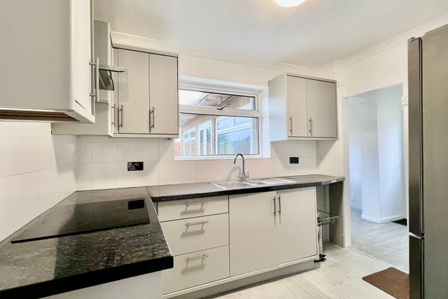 224, Queens Drive, Swindon photo 3