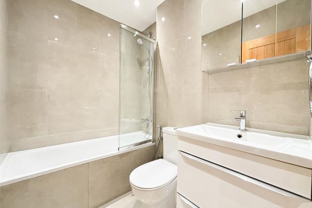 Flat to rent in Lords View, St John's Wood