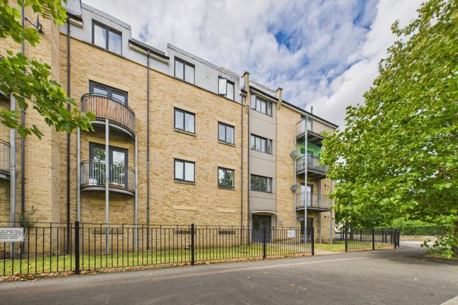 Cam02545G0-Pr0482-Still002