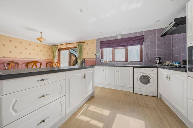 39, Briar Road, Shepperton photo 4