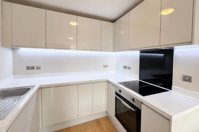 Apt 510, Quay Central, 9 Jesse Hartley Way, Liverpool photo 3