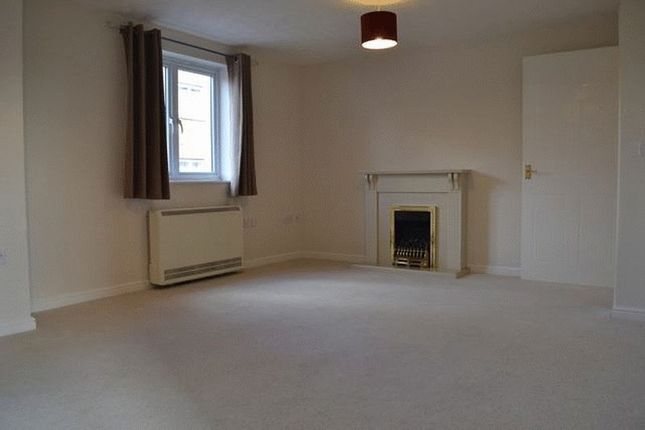 1B, Lloyd Close, Cheltenham photo 2