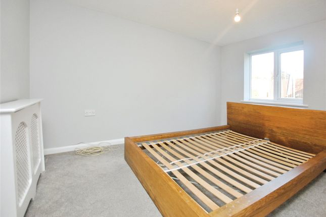 Flat to rent in Bell Court, Hanningfield Road, Rettendon Common, Chelmsford