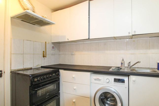 Corwell Lane, Uxbridge Middlesex photo 4