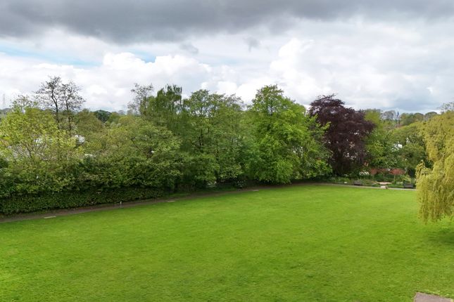 19 Riverside Crescent Hall Yard, Stoke-On-Trent photo 4