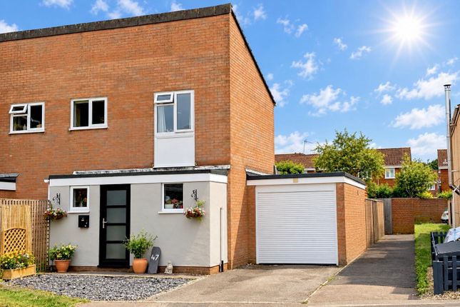 47 Lakeside, Hightown, Ringwood photo 2