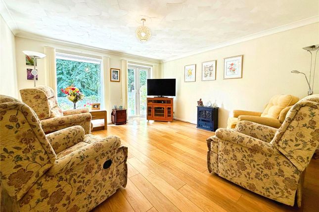 8, Mulberry Close, Berkshire photo 4