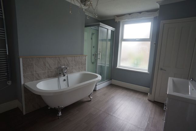 14 Vicarage Road, Rochester photo 3
