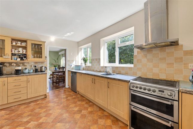 5, Huttles Green, Royston photo 3