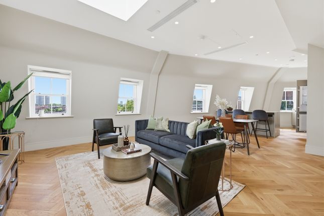 2 , Munro Terrace, London photo 3