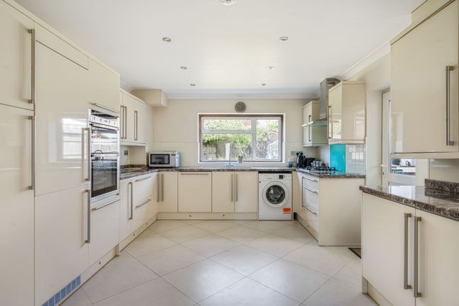 63 Coates Lane, High Wycombe photo 3