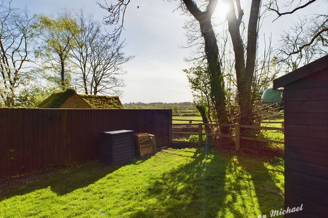 Cottage for sale in Crafton, Leighton Buzzard