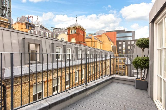 Flat to rent in Dyers Building, Holborn