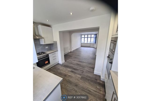 Guildford Avenue, Feltham photo 2