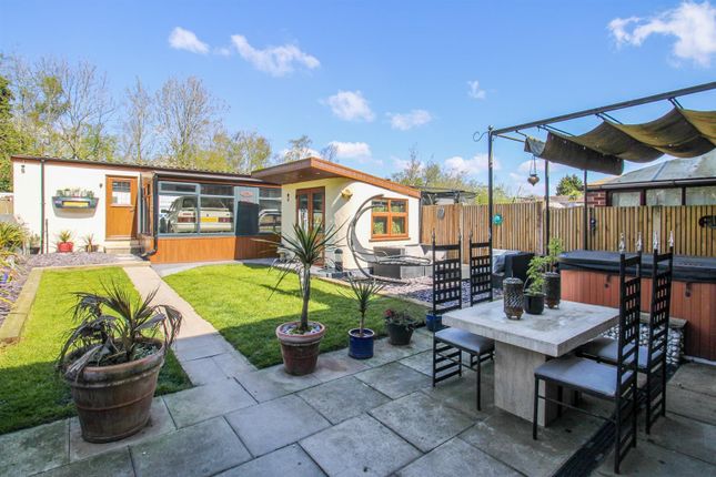 5, Harewood Lane, Pontefract photo 2