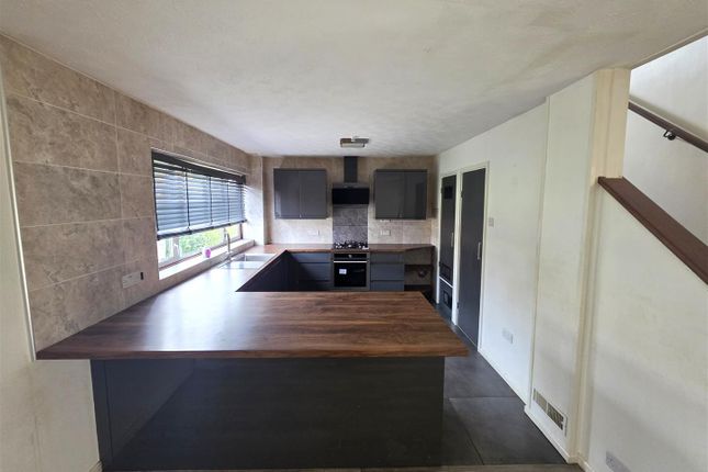 5, Clover Dean, Chippenham photo 3