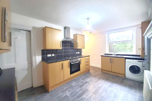 103, North Street, Huddersfield photo 5