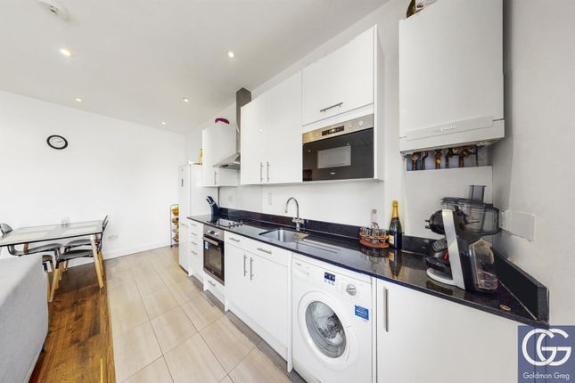 Thumbnail Flat to rent in Casey Close, London
