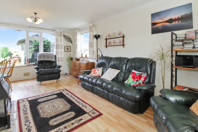 63 Wykeham Field, Wickham photo 2
