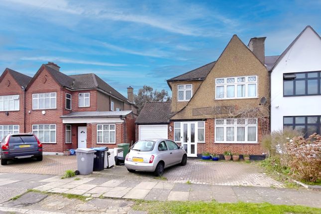 89, Vista Way, Harrow photo 4