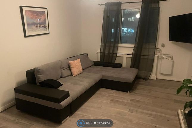 Thumbnail Flat to rent in Mickledore, London