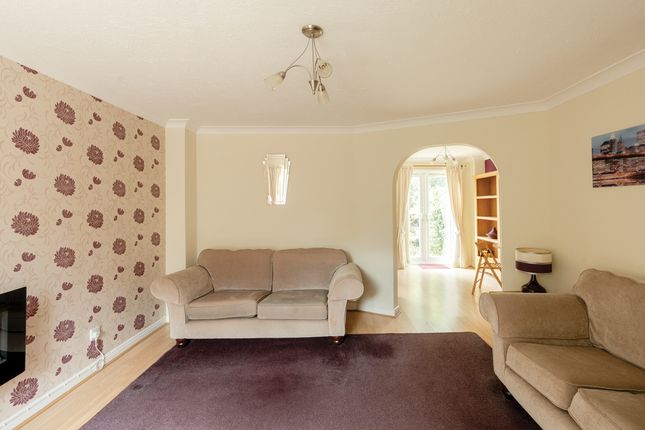 36 Heron Gardens, Portishead photo 3
