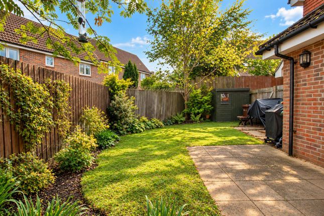 4 Knox Road, Guildford photo 2
