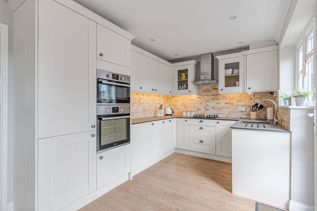 109, The Glade, Coulsdon photo 4