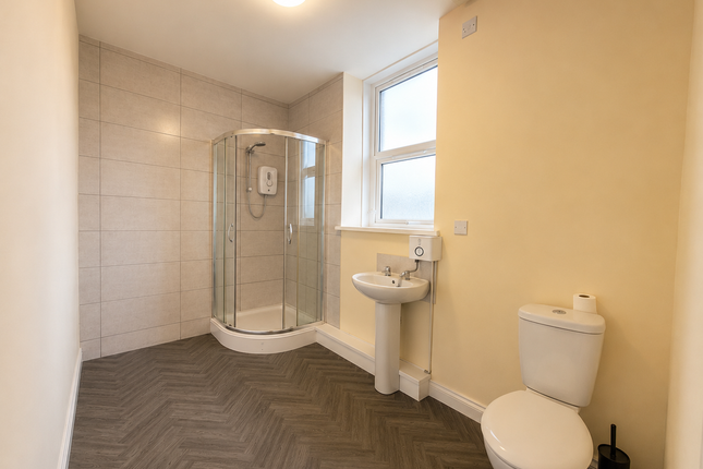 Flat 1, 674B, Carmarthen Road, Swansea photo 2