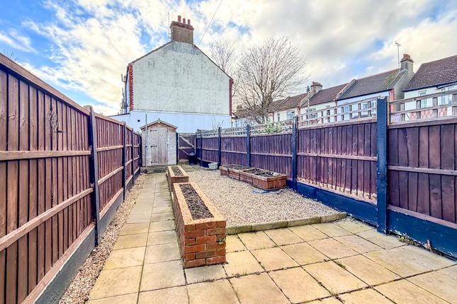 168, Fairfax Drive, Westcliff-on-Sea photo 2