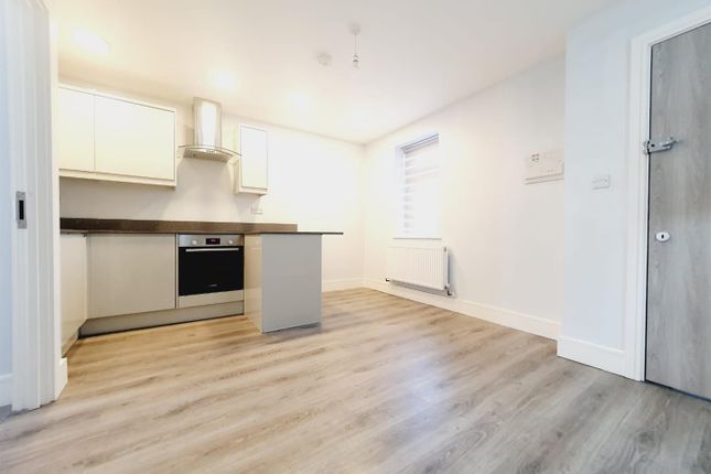 1150A, High Road, London photo 2
