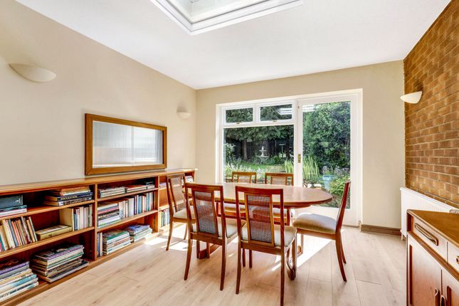 32 Russley Road, Nottingham photo 4