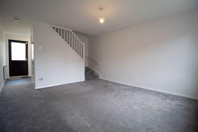 114, Heron Drive, Nottingham photo 2