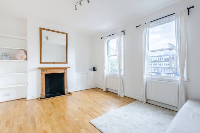 Flat for sale in Battersea Park Road, Battersea, London